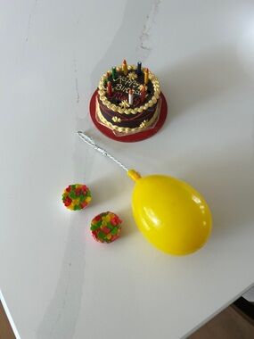 Pleasant company Molly America girl birthday cake, cupcakes and balloons